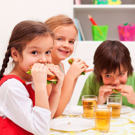 Nutrición y dietética en los niños y adolescentes